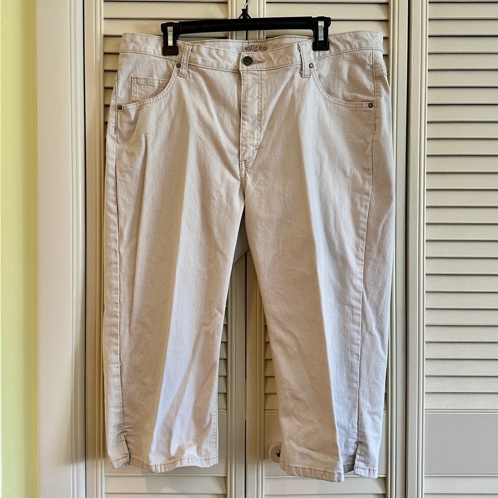 Riders by Lee Light Beige Capri Pants